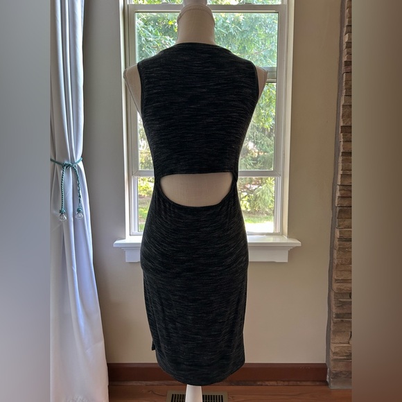 Dakini Heather Black Sheath Midi Dress W/Cutout Detail Size XS🖤 - Picture 4 of 6
